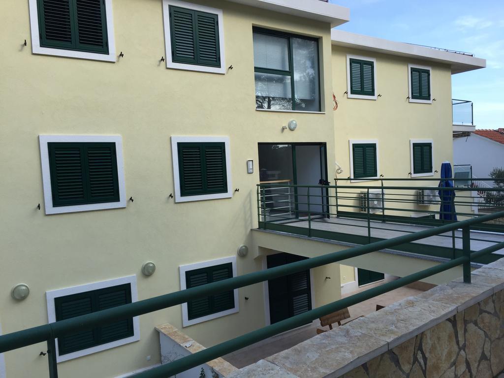 Apartment Maestral Rogač Exteriér fotografie